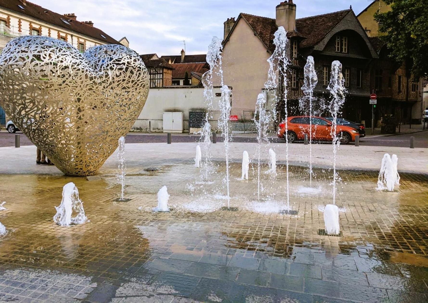 Ferienwohnung Au Coeur De Troyes - Calme Et Confort Exterior foto